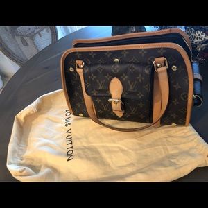 Authentic LV dog Carrie/ As new conditions